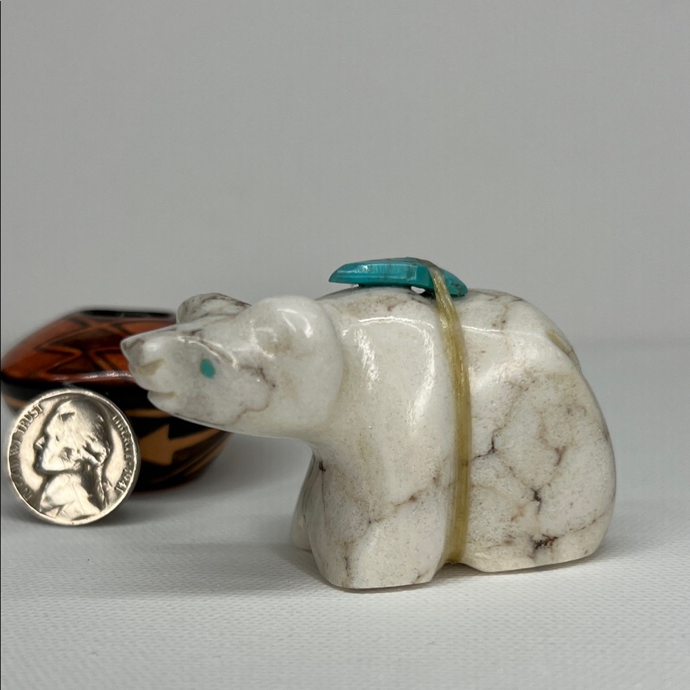 White calcite Bear Figurine with Turquoise Accent. - Picture 2 of 5